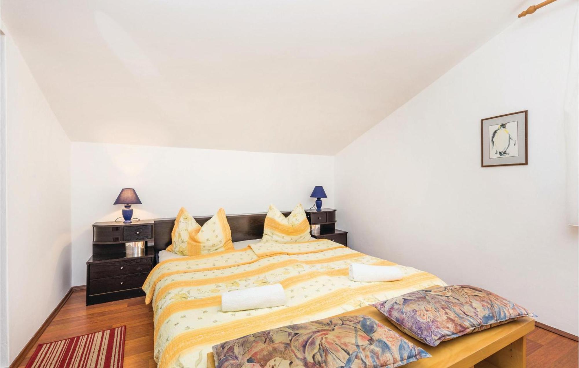 Lovely Apartment In Kampor With Kitchen Zewnętrze zdjęcie